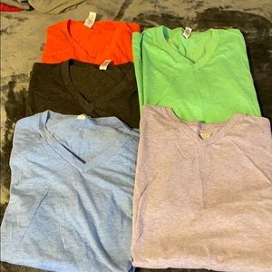 V neck t shirt lot - Medium